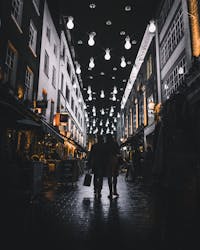 Descubra a vida noturna de Gotemburgo com um local
